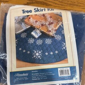 Tree Skirt Kit - Navy Blue with White Snowflakes
